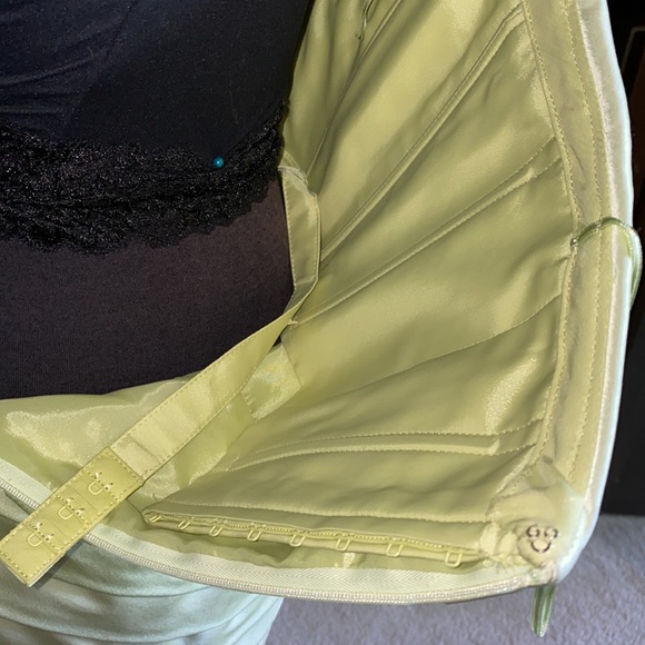 Carmen Marc Valvo NWT celery green bandage dress - Picture 8 of 10